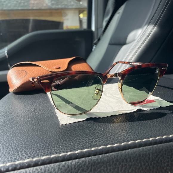 Ray-Ban Clubmaster - Picture 1 of 6